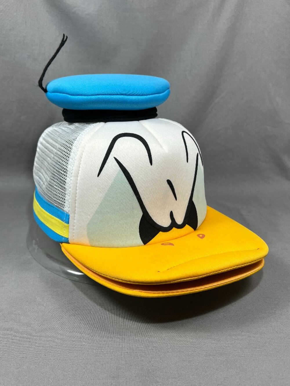 Disney Donald Duck Trucker Hat White Mesh Foam Adjustable Adult Snapback Cap